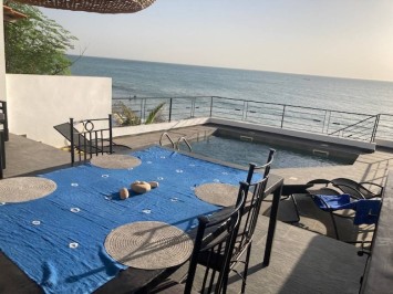 VILLA PIEDS DANS L'EAU