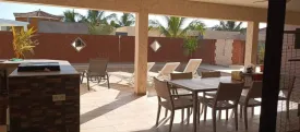 Magnifique villa et en très bon état dans un domaine sécurisé, bail en cours ,
situé à 900m du Centre commercial Saly Center , elle se compose de 3 chambres, 3 salles de bain, toilette visiteur, cuisine équipée et ouverte sur le séjour, salon, salle à manger, grande terrasse couverte et aménagée , une piscine de 50m2 , une cuisine extérieure et garage
Elle est équipée d'un onduleur, surpresseur, la climatisation est neuve ,