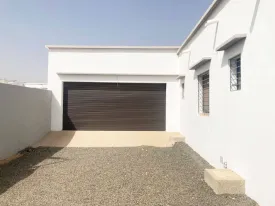 Villa neuve non meublée à vendre - Résidence calme à 300 m de Saly center