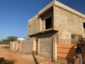 Belle opportunité d'acquérir un ensemble imobilier de 600m2 comprenant une villa moderne en cours de construction ansi qu'un terrain nu attenant