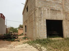 Belle opportunité d'acquérir un ensemble imobilier de 600m2 comprenant une villa moderne en cours de construction ansi qu'un terrain nu attenant