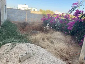 Belle opportunité d'acquérir un ensemble imobilier de 600m2 comprenant une villa moderne en cours de construction ansi qu'un terrain nu attenant