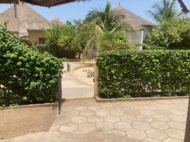 Villa au coeur de Saly ,
location semi- meublée et équipée