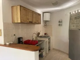 Villa au coeur de Saly ,
location semi- meublée et équipée