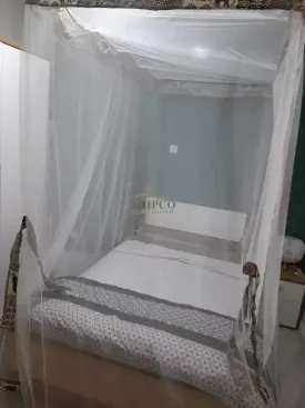 Grand appartement au rez de chaussée, dans un endroit isolé et calme , à 15 mn en voiture de Saly et de la réserve de Bandia , intéressant pour ceux qui souhaitent être au calme
4 chambres , 2 salles de bain , climatisation , salon , grande cuisine équipée , terrasse et piscine privée
Gardien à disposition,
Consommation électricité à la charges du locataire