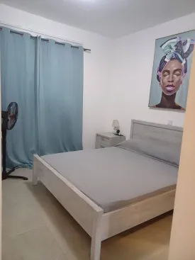 Appartement de standing au 3e étage d'une Résidence sécurisée , offrant une vue dégagée et imprenable .Vue mer au loin depuis l'appartement