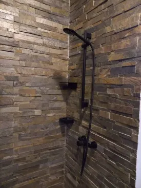 Appartement de standing au 3e étage d'une Résidence sécurisée , offrant une vue dégagée et imprenable .Vue mer au loin depuis l'appartement