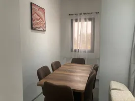 Appartement meublé à louer à l'immeuble RUBIS
2 chambres , dont une chambre climatisée et la deuxième ventilée
deux salle d'eau , cuisine ouverte et équipée, four , machine à laver, micro-onde
terrasse aménagée avec table à manger et salon
ÉLECTRICTÉ ET FEMME DE MÉNAGE À LA CHARGE DU CLIENT
Possibilité de louer pour 3 nuits à 50 000 Frs/ nuitée