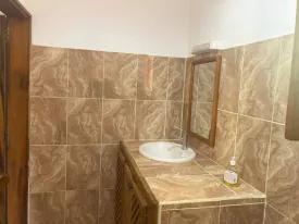 Villa à louer à Ngaparou derrière la Gendarmerie ,