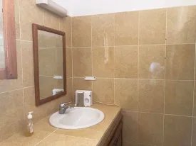 Villa à louer à Ngaparou derrière la Gendarmerie ,