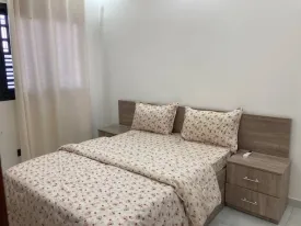 Villa à louer à Ngaparou avec piscine privée, 3 chambres au rez de chaussée,
3 salles d'eau et une chambre à l'étage avec sa salle d'eau , cuisine , salon - séjour
une terrasse, un local gardien,
Le gardien est inclus dans le tarif de la location