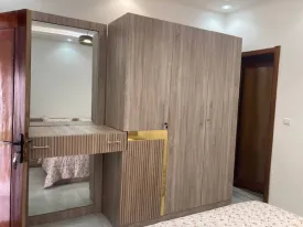 Villa à louer à Ngaparou avec piscine privée, 3 chambres au rez de chaussée,
3 salles d'eau et une chambre à l'étage avec sa salle d'eau , cuisine , salon - séjour
une terrasse, un local gardien,
Le gardien est inclus dans le tarif de la location
