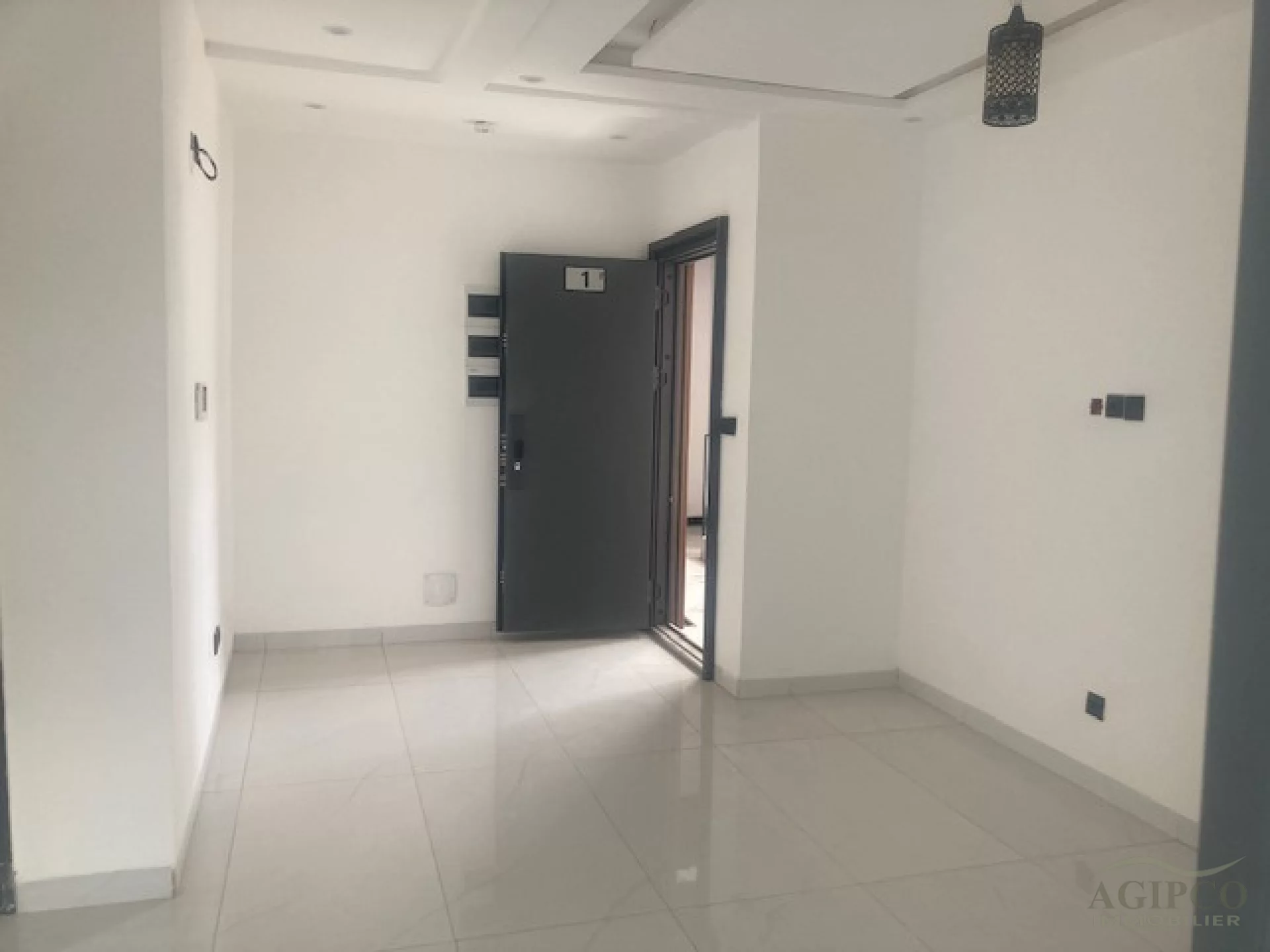 APPARTEMENT NON MEUBLÉ 