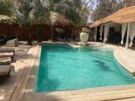 Vous recherchez un havrre de paix confortable et cosy ce studio cocooning est fait pour vous , idéal pour un voyageur solo
une chambre avec salle d'eau moderne, toilette, cuisine , salon, téliviseur, internet , accès à la piscine , le linge de maison est fourni, passsage de la femme de ménage 2 fois/ semaine inclus
Ambiance chaleureuse et apaisante