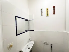 Magnifique villa en résidence avec piscine privée, terrasse aménagée, 4 chambres , 2 salles de bain, cuisine équipée , salon, wifi, canal , IPTV, parking, groupe électrogène dans la résidence et piscine commune
inclus dans la prestation, la femme de ménage de 9H30 à 16H sauf le dimanche ,jardinier, pisciniste, canal et internet
Consommation eau + électricité à la charge des locataires