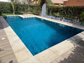 Magnifique villa en résidence avec piscine privée, terrasse aménagée, 4 chambres , 2 salles de bain, cuisine équipée , salon, wifi, canal , IPTV, parking, groupe électrogène dans la résidence et piscine commune
inclus dans la prestation, la femme de ménage de 9H30 à 16H sauf le dimanche ,jardinier, pisciniste, canal et internet
Consommation eau + électricité à la charge des locataires