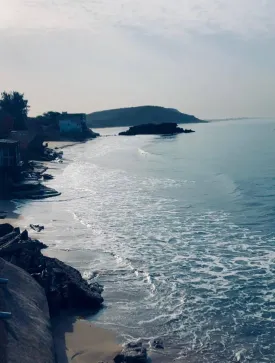 Située dans le village de Popenguine, à 20km du nouvel Aéroport,