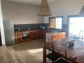 Située dans le village de Popenguine, à 20km du nouvel Aéroport,