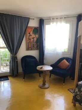 Superbe villa située en pemière ligne mer, offrant une vue exceptionnelle et un accès direct à la plage