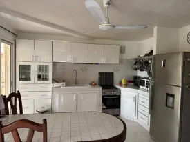 Superbe villa située en pemière ligne mer, offrant une vue exceptionnelle et un accès direct à la plage