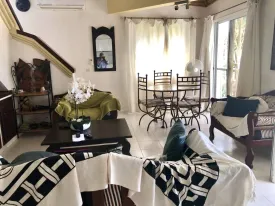 Superbe villa située en pemière ligne mer, offrant une vue exceptionnelle et un accès direct à la plage