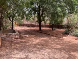 Terrain clôturé de 3954 avec maison , piscine et fort potentiel de développement à la Somone 