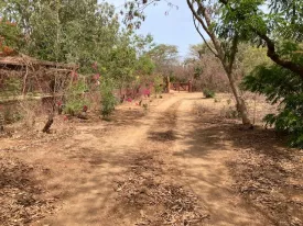 Terrain clôturé de 3954 avec maison , piscine et fort potentiel de développement à la Somone 