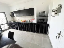 Appartement décoré avec goût, lumineux et très bien entretenu  dans une petite résidence à la Somone 
2 chambres, 2 salles d'eau  , wc visiteur, cuisine équipée, buanderie, salon, salle à manger 
piscine commune , balcons, espace barbecue, caméras de surveillance, 
Entretien piscine, et passe de la femme de ménage 3 fois/ semaine inclus dans le tarif 
Consommation électricité, eau, wifi et canal à la charges des locataires