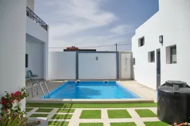 Villa à louer - Somone
Quartier calme à 200 m du chateau chat'eau d'eau