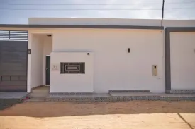 Villa à louer - Somone
Quartier calme à 200 m du chateau chat'eau d'eau