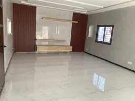 Villa neuve et spacieuse avec piscine privée à louer à la Somone Kanda