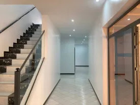Villa neuve et spacieuse avec piscine privée à louer à la Somone Kanda