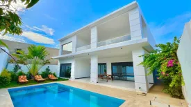 Villa neuve et spacieuse avec piscine privée à louer à la Somone Kanda