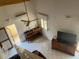 Villa meublée située dans une résidence avec piscine commune à 5 minute de la villa composée de 2 chambres et une mézzanine 2 salle d’eau, toilette visiteur , stationnement véhicule , salon, salle à manger, cuisine ouverte et un jardin