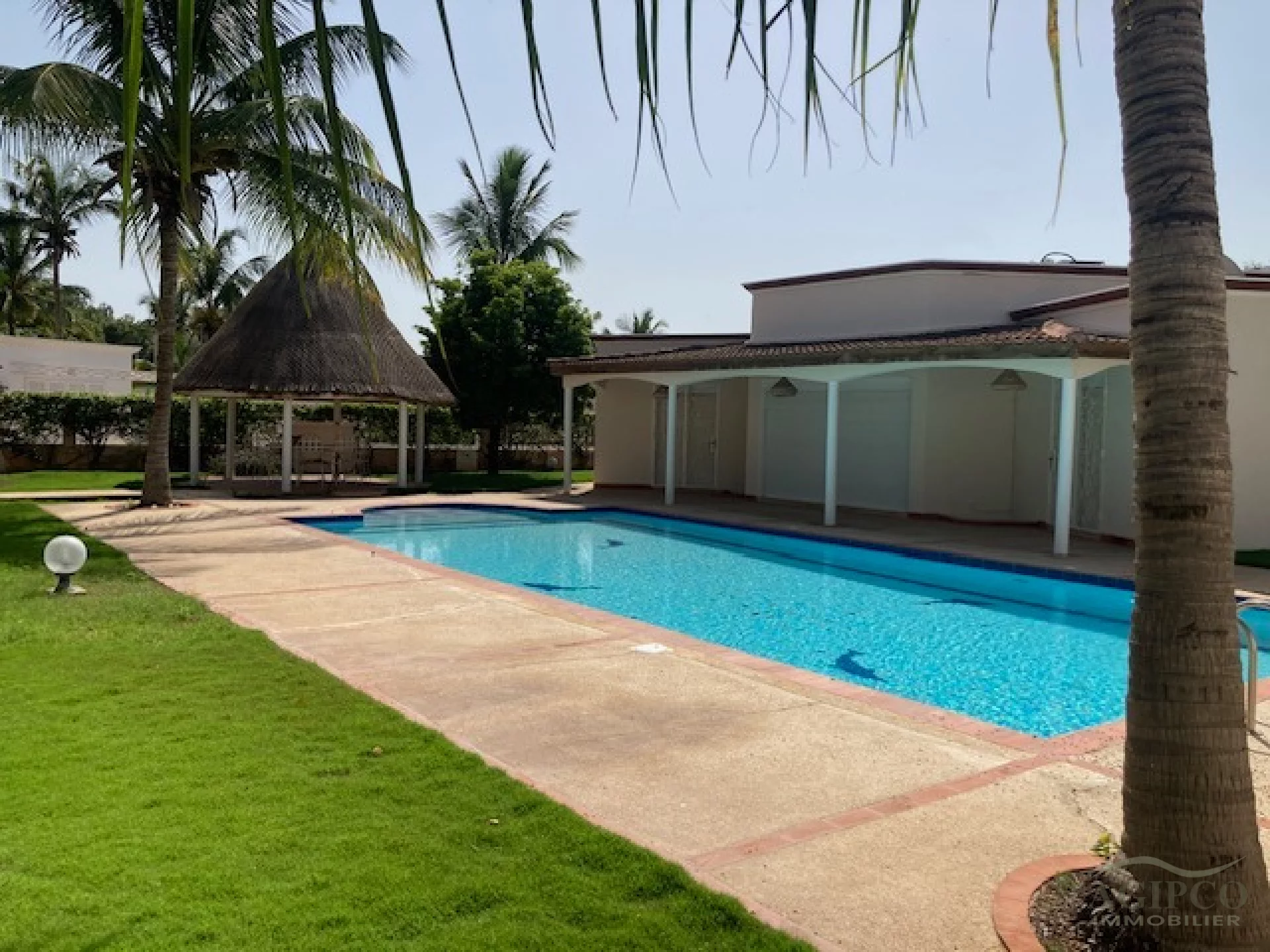 VILLA À VENDRE À SALY À 300M DE LA PLAGE 