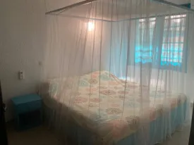 RESIDENCE TENNIS ,villa avec piscine privée, centre ville de saly , près de toutes les commodités , 2 chambres climatisées, 2 salles de bain , 1 chambre pour enfant , salon, cuisine équipée , terrasse aménagée, piscine privée, et piscine commune dans la Résidence